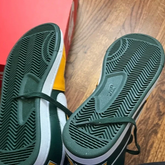 NEW! Nike Terminator High Seattle SuperSonics Green and Yellow - Picture 4 of 6